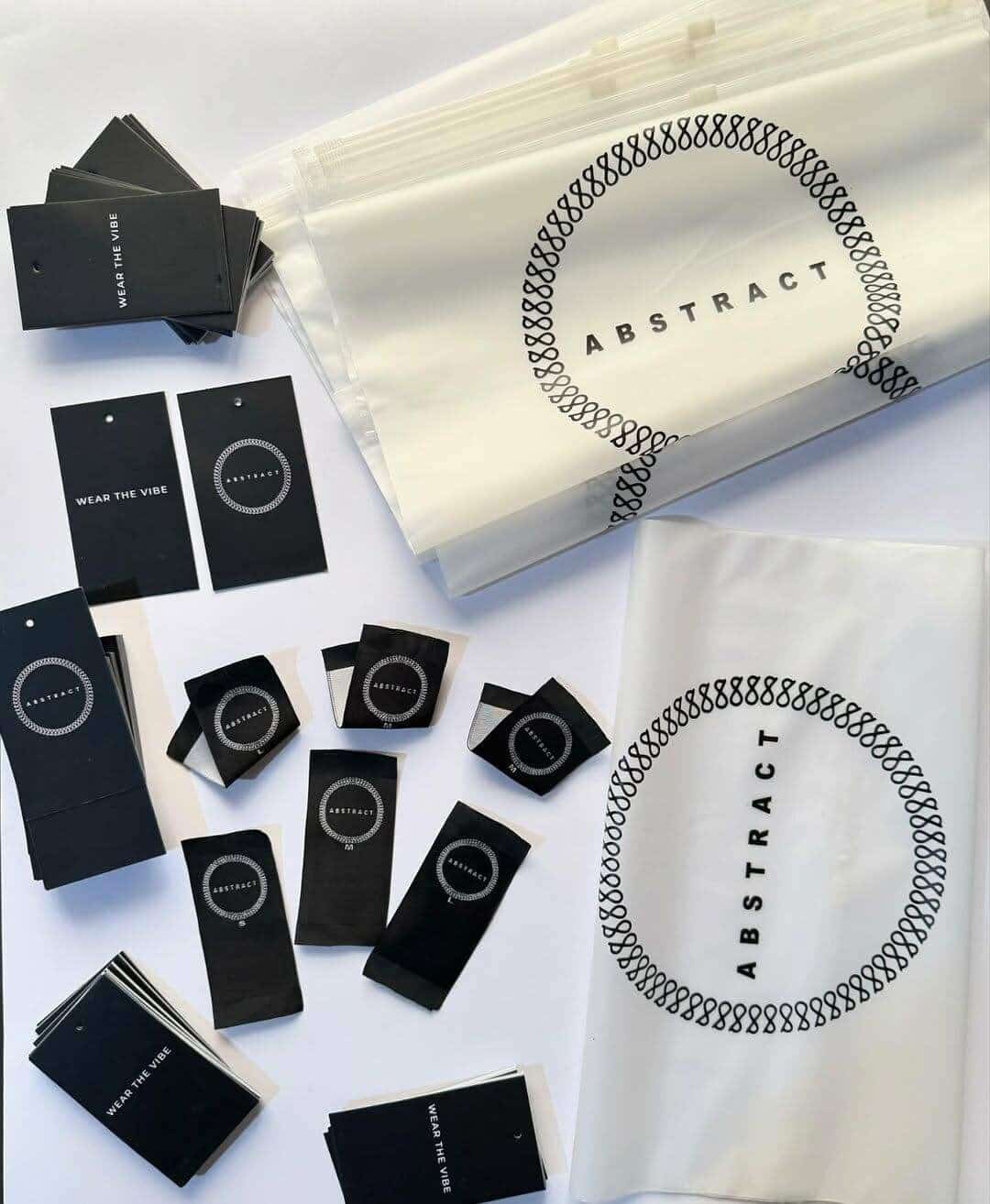 Your brand deserves a premium first impression! ✨ From custom Zip-lock Packaging Bags to high-definition Woven Labels, we provide a complete branding suite for fashion startups and established labels. 🌍 PrimeLabels