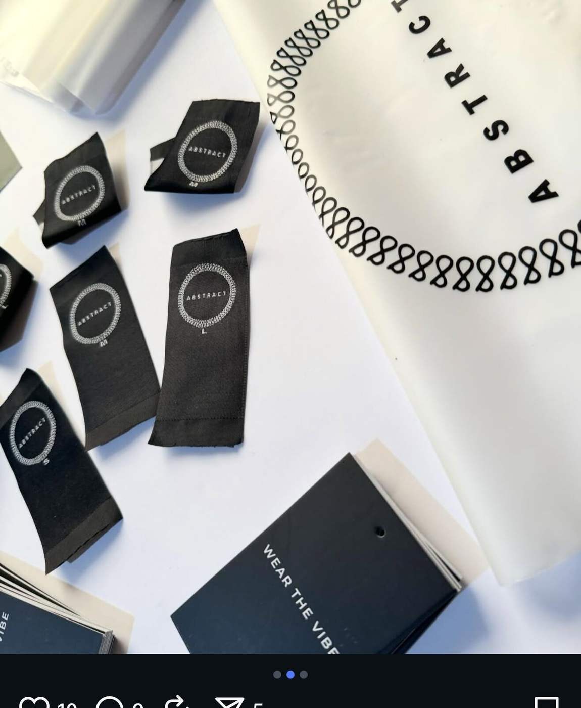 Your brand deserves a premium first impression! ✨ From custom Zip-lock Packaging Bags to high-definition Woven Labels, we provide a complete branding suite for fashion startups and established labels. 🌍 PrimeLabels — Prime Labels work sample